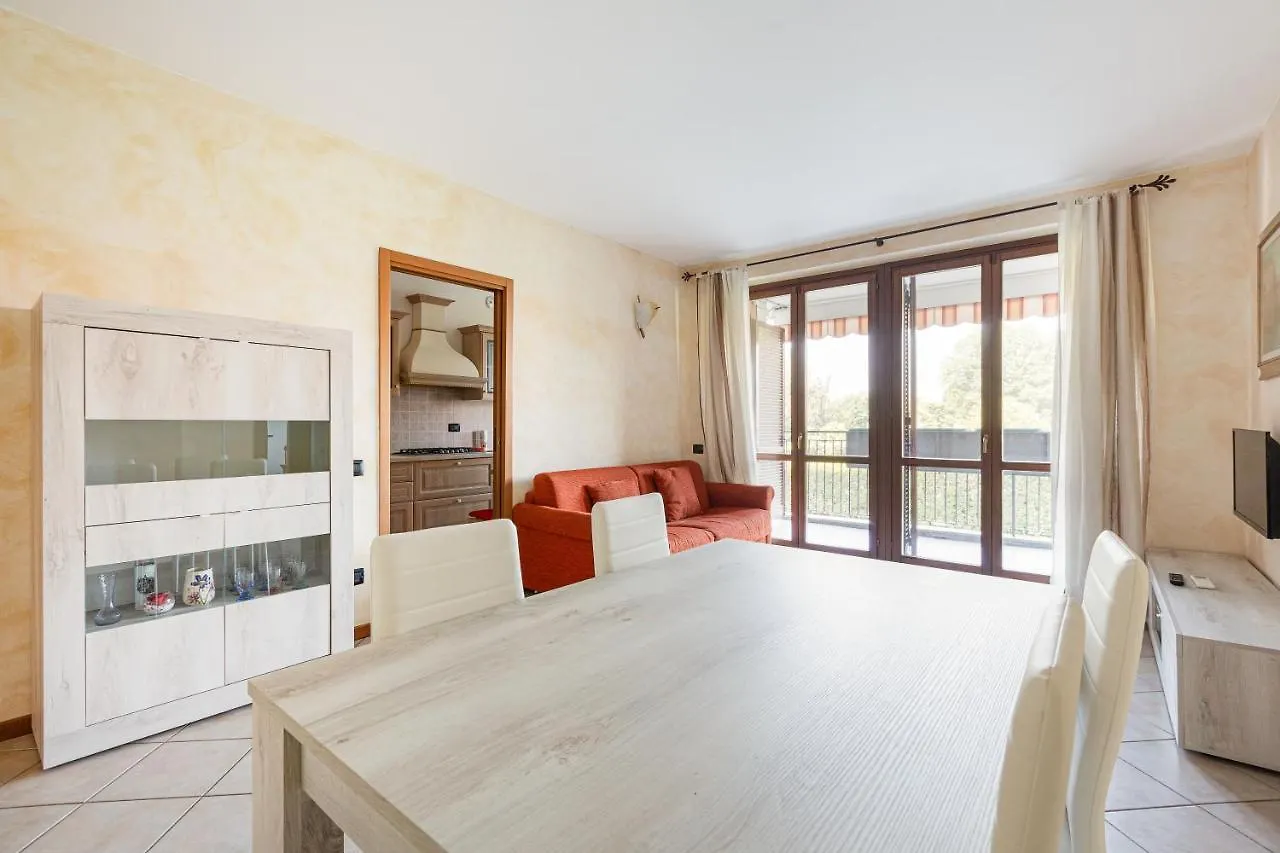 Apartment With Balcony Nearby M3 Subway Yellow Line Milano