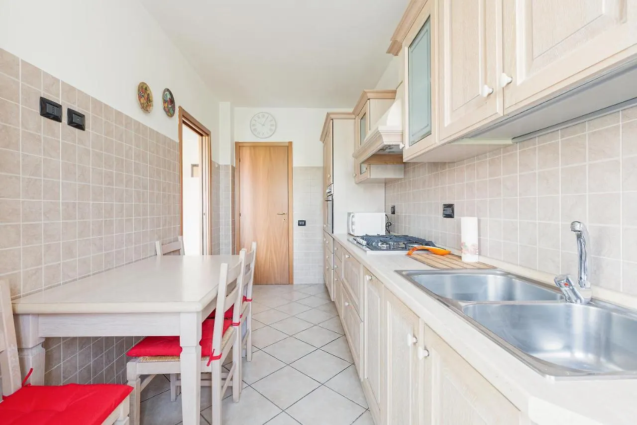 Apartment With Balcony Nearby M3 Subway Yellow Line Milano